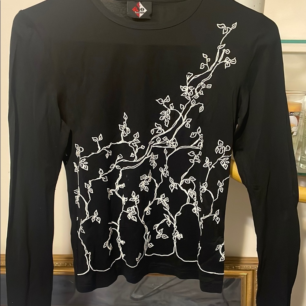 Vintage/No Boundaries/ women's Black Long Sleeve Top with White Floral Design